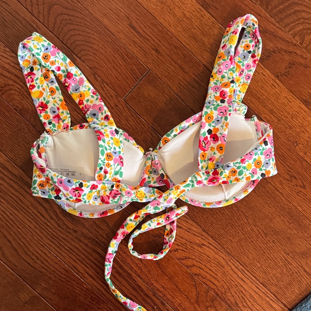 Floral Bikini - Picture 3 of 5